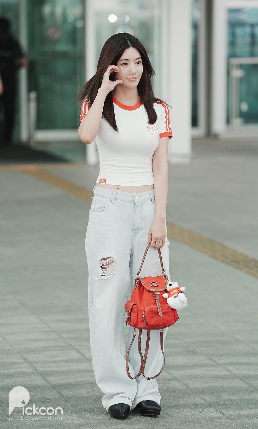권은비, 볼륨감 이 정도라고? 평범한 크롭톱에도 압도적 글래머 (포토)