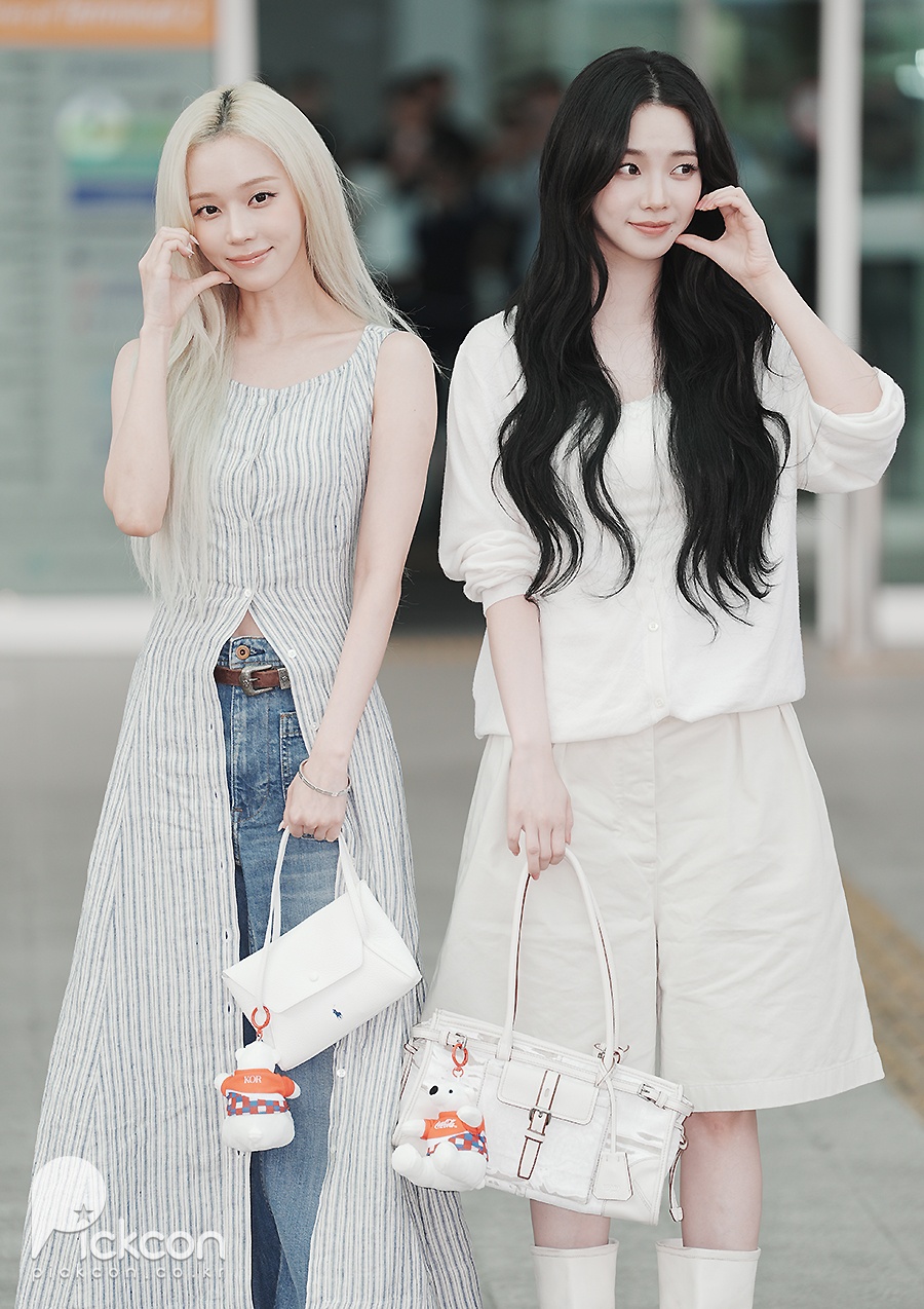 카리나·윈터가 말아주는 '흑금 비주얼' (포토)