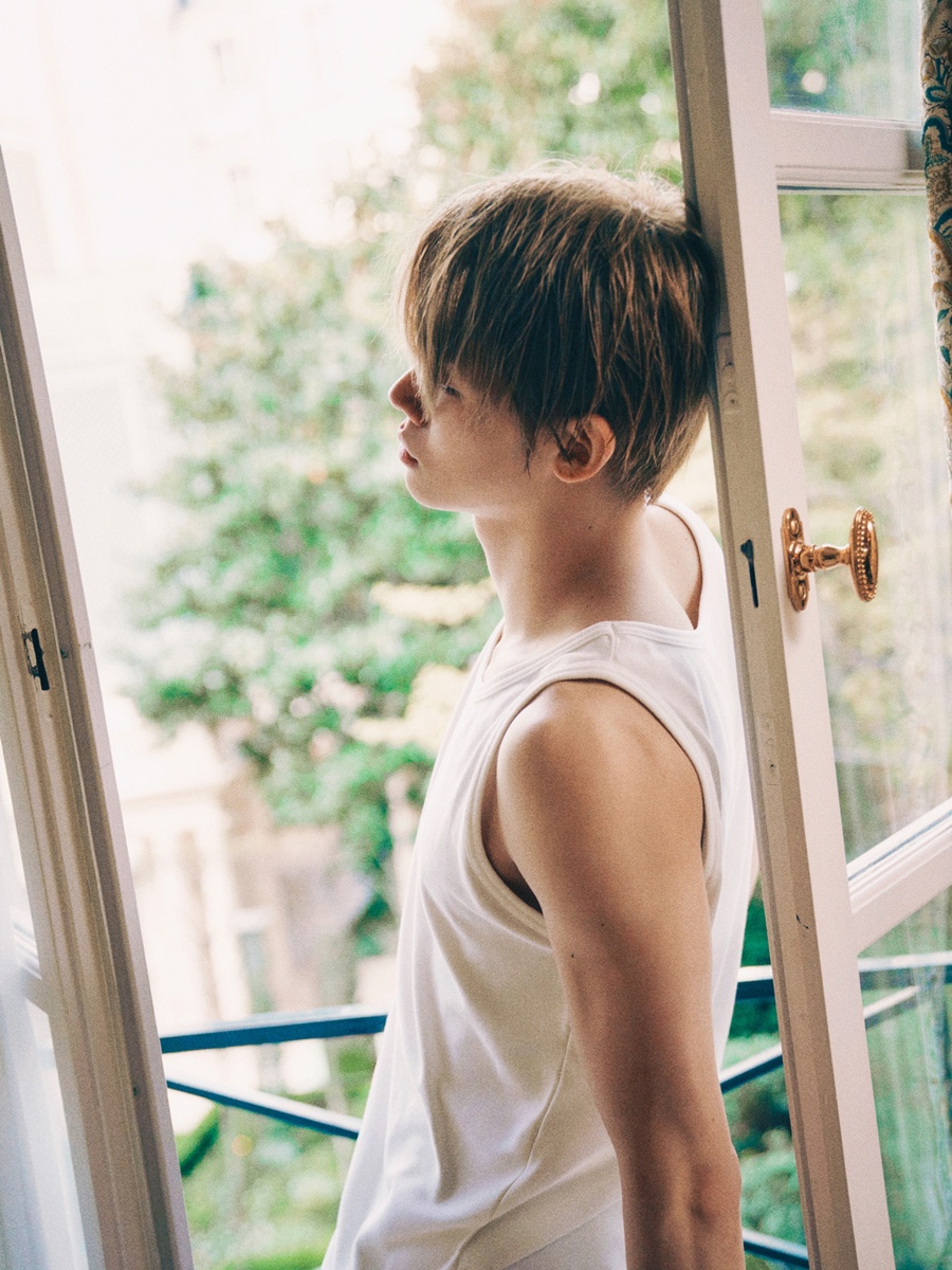 TXT 연준, 새 앨범 비주얼 공개…세 가지 테마로 보여준 '있는 그대로의 모습'