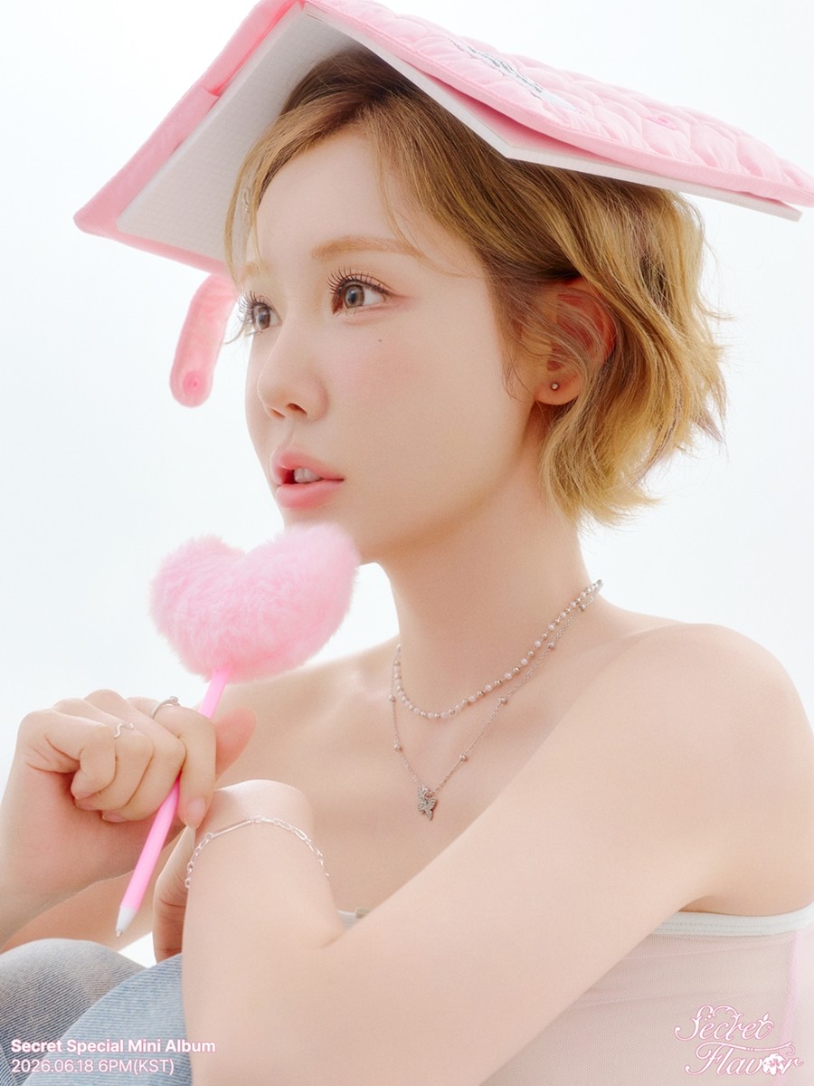 '새 멤버 영입' 시크릿, 3인 체제로 12년 만에 새 앨범 '시크릿 플레이버' 발매