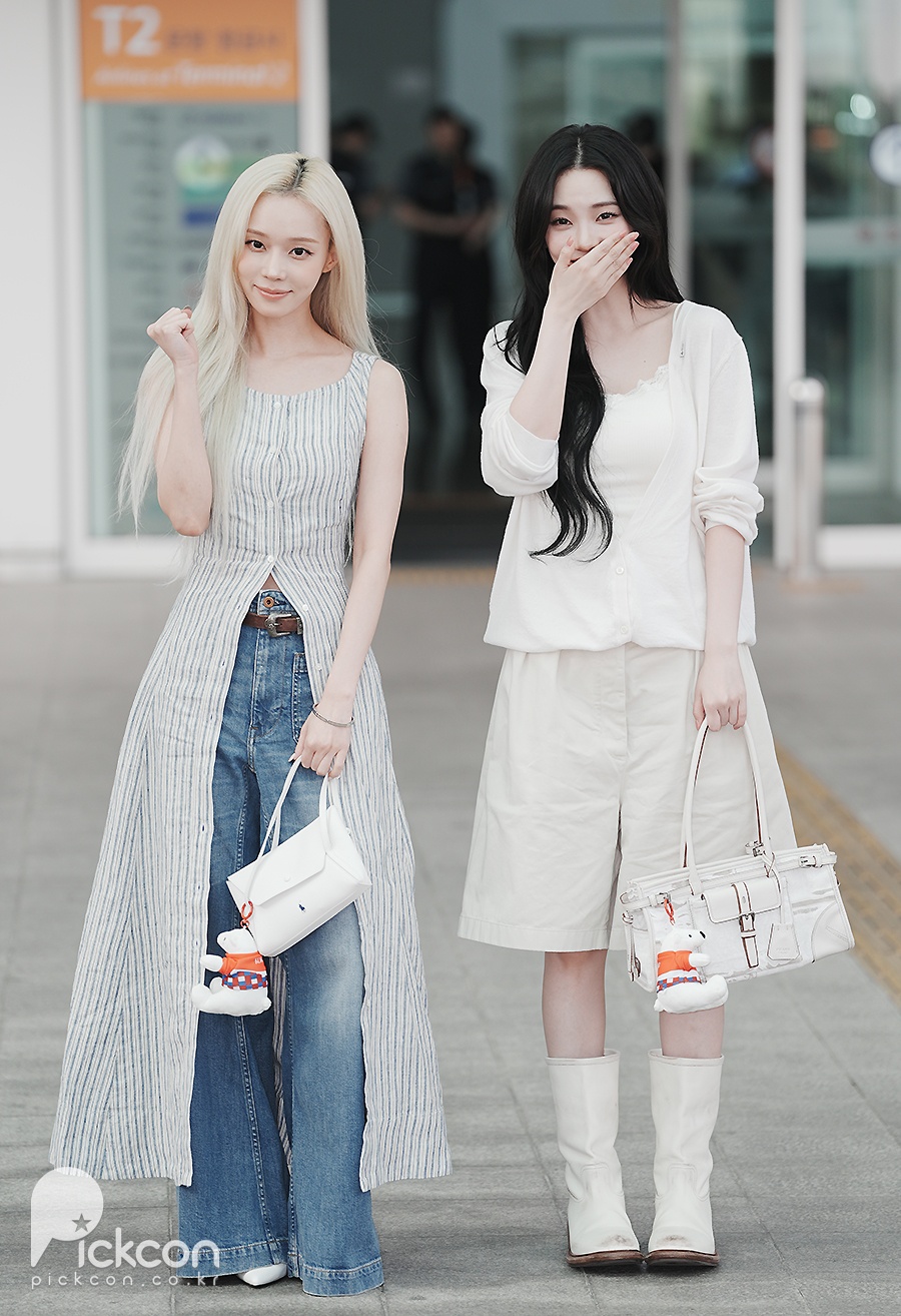 카리나·윈터가 말아주는 '흑금 비주얼' (포토)