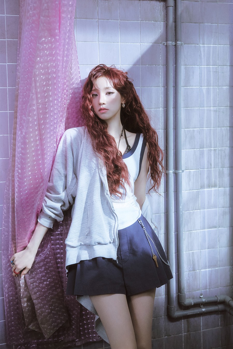 '7월 6일 컴백' 아이들, 새 앨범 첫 콘셉트 포토 공개…여름 감성 담았다