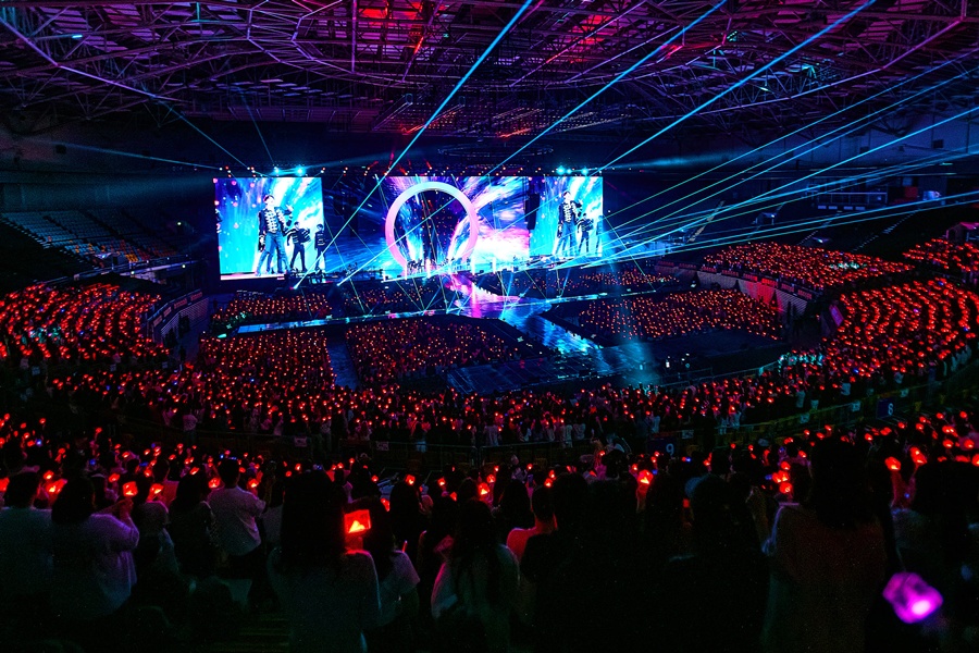김준수, 10년 만에 KSPO DOME 다시 올랐다…여전한 공연킹 저력