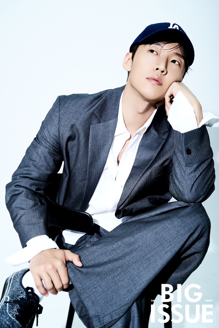 고은성, '빅이슈' 커버 장식 \