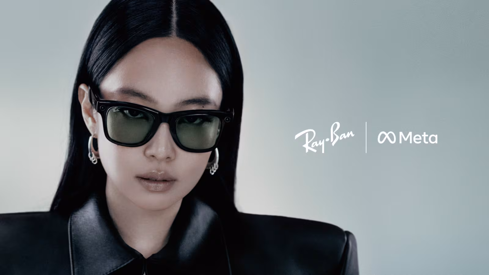 제니가 착용한 레이밴 메타 웨이페어러(RAY-BAN META WAYFARER)./메타 제공