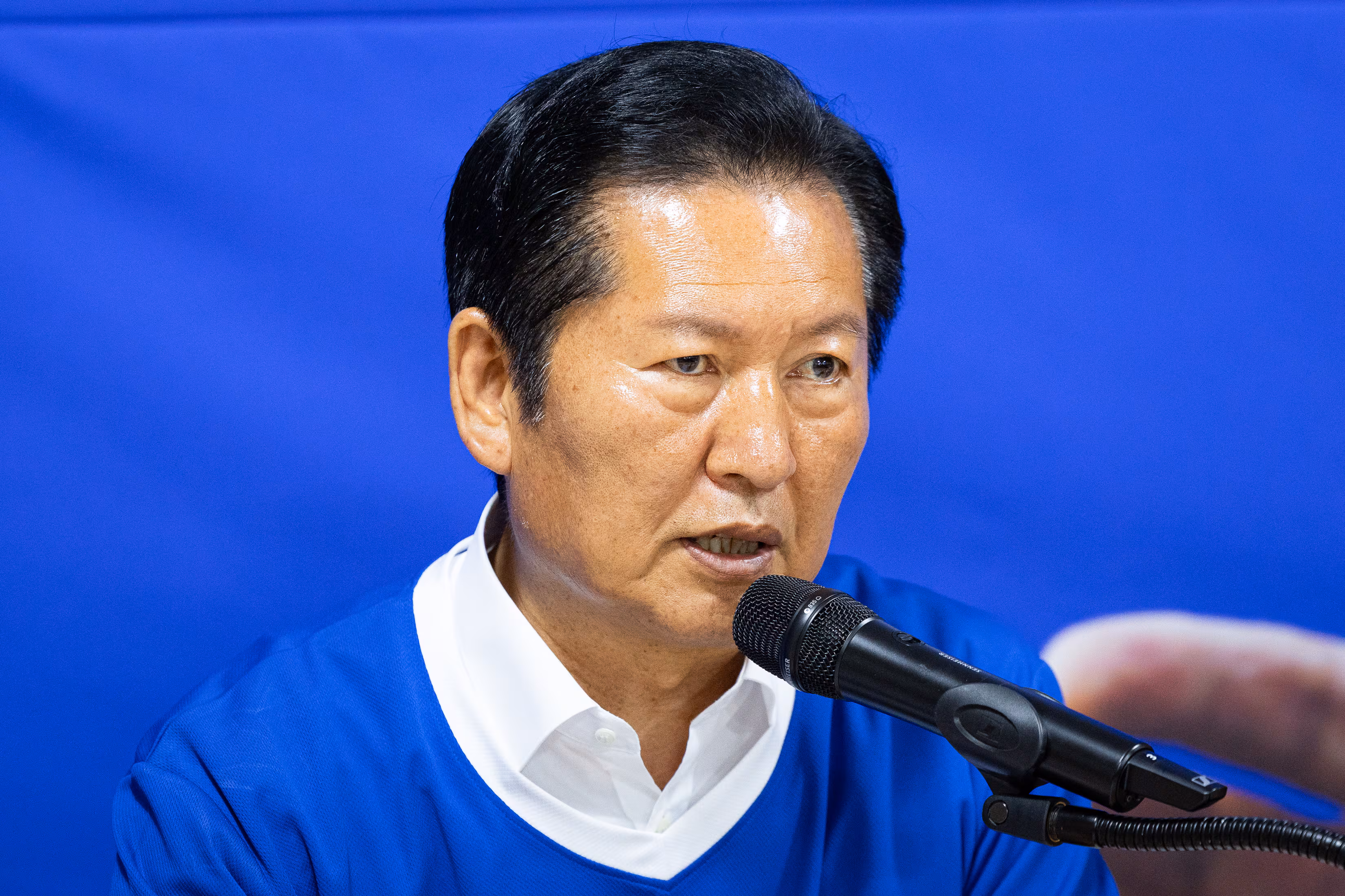 정청래 더불어민주당 대표가 1일 충남 천안에서 열린 중앙선거대책위원회의에서 모두 발언을 하고 있다./뉴스1