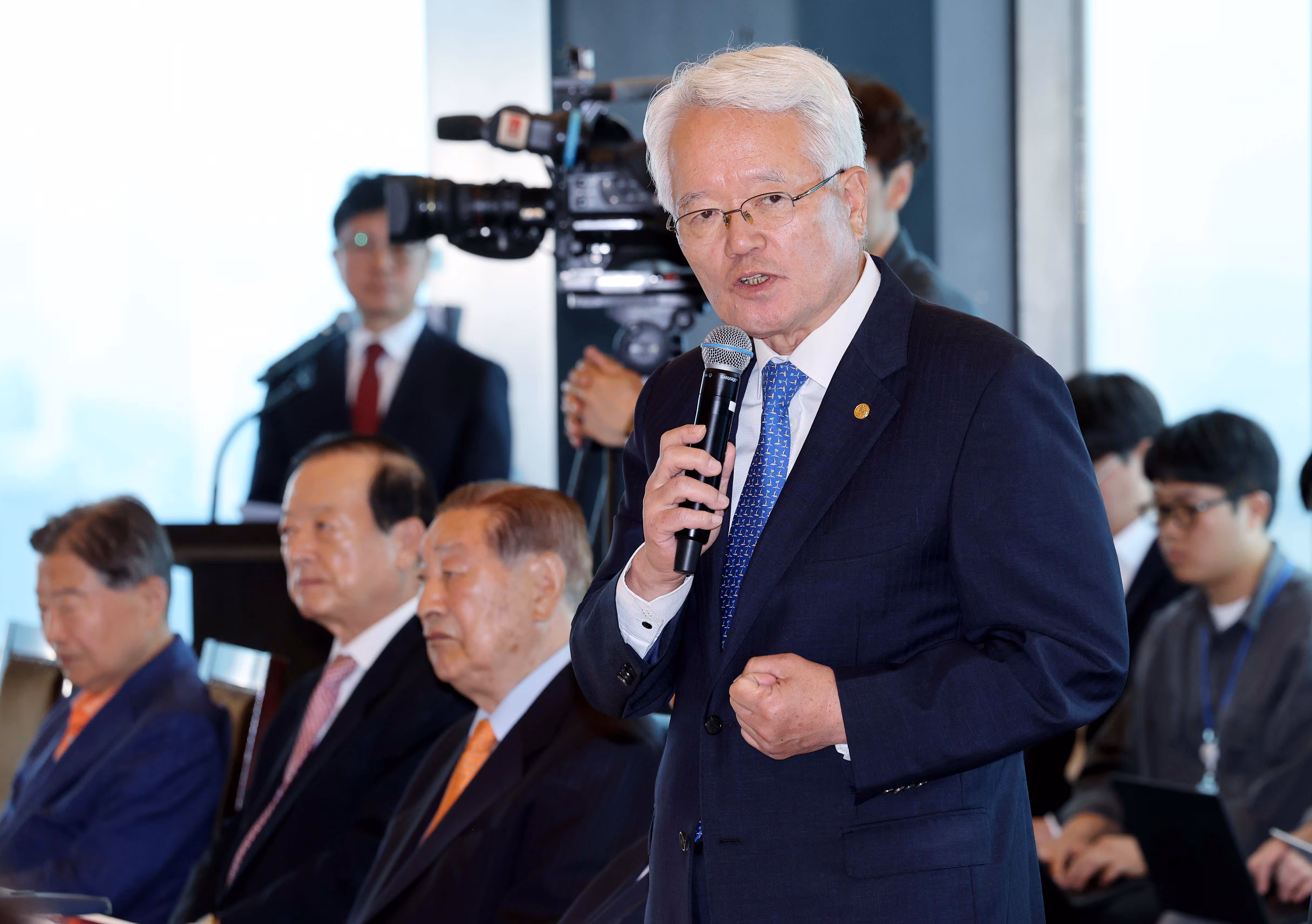 정의화 국민의힘 상임고문단 회장이 2024년 5월 20일 서울 여의도의 한 식당에서 열린 상임고문단 오찬 간담회에서 발언하고 있다. /뉴스1