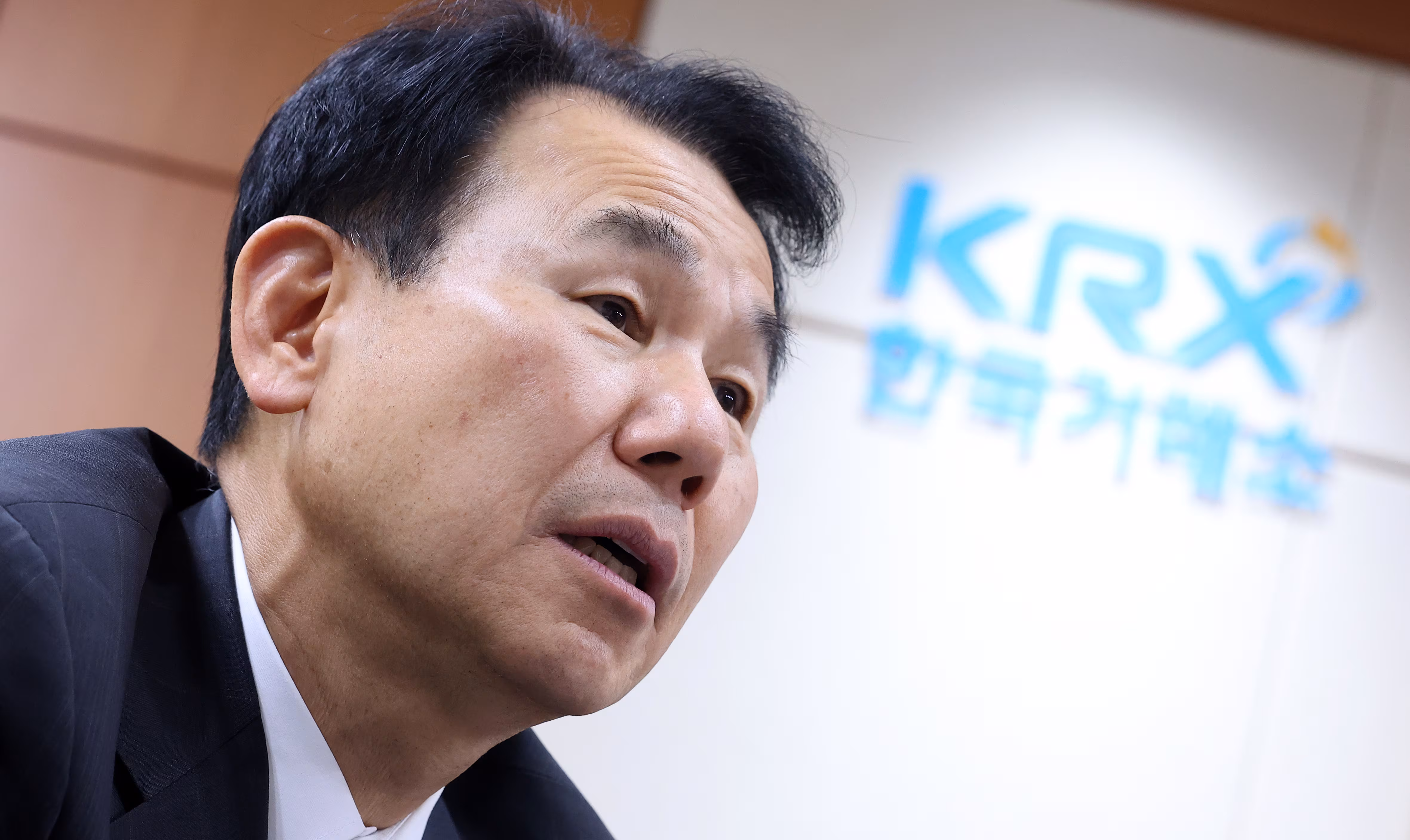 정은보 한국거래소 이사장이 지난 19일 서울 영등포구 여의도 한국거래소에서 뉴스1과 인터뷰를 하고 있다. /뉴스1