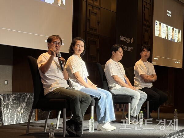 왼쪽부터 업스테이지의 김성훈 대표, 업스테이지 진윤정 최고재무책임자(CFO), 이건수 AXZ 대표, 김대환 타임리 대표. ⓒ포인트경제