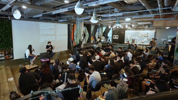스마일게이트 퓨처랩이 인디게임 창작자의 고유성(오리지널리티)을 주제로 한 콘퍼런스 'ORIGINALITY 2026'을 지난 13일 개최했다. [사진=스마일게이트] (포인트경제)
