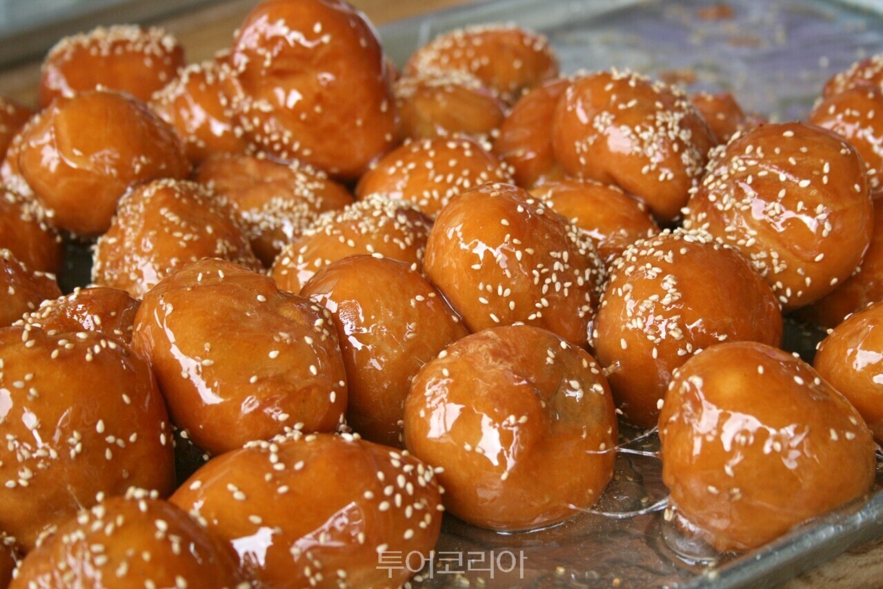 통영 꿀빵 / 사진-투어코리아