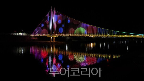 사진 / 무주남대천 별빛다리_투어코리아 유지훈 기자
