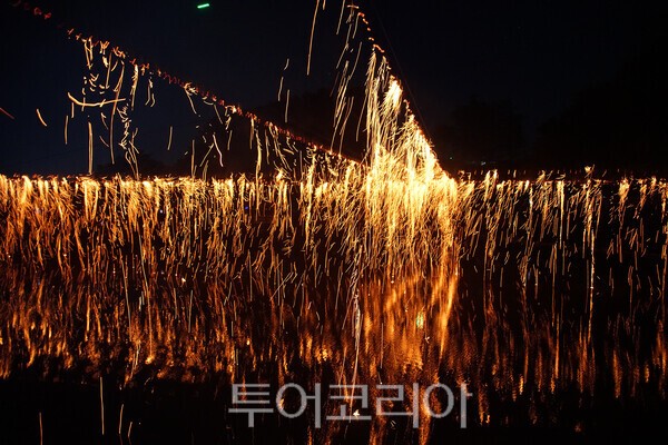 사진 / 무주안성 낙화놀이 모습_투어코리아 유지훈 기자