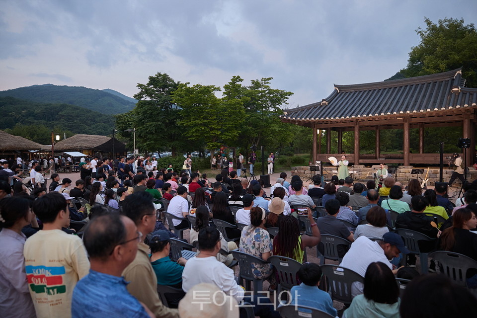  외암마을 야행.[사진=아산시]