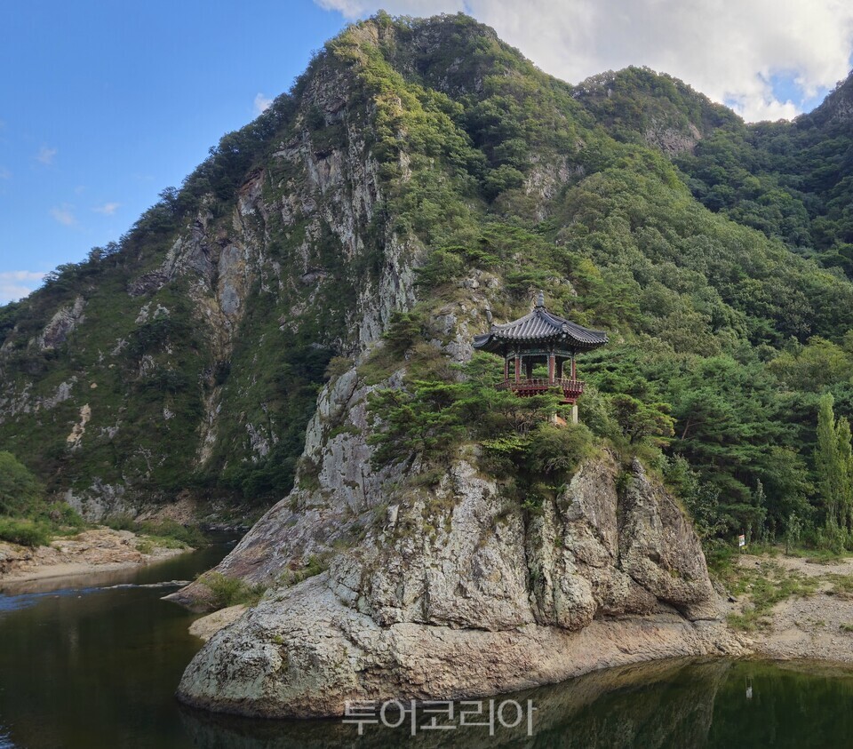 월류봉/ ⓒ투어코리아