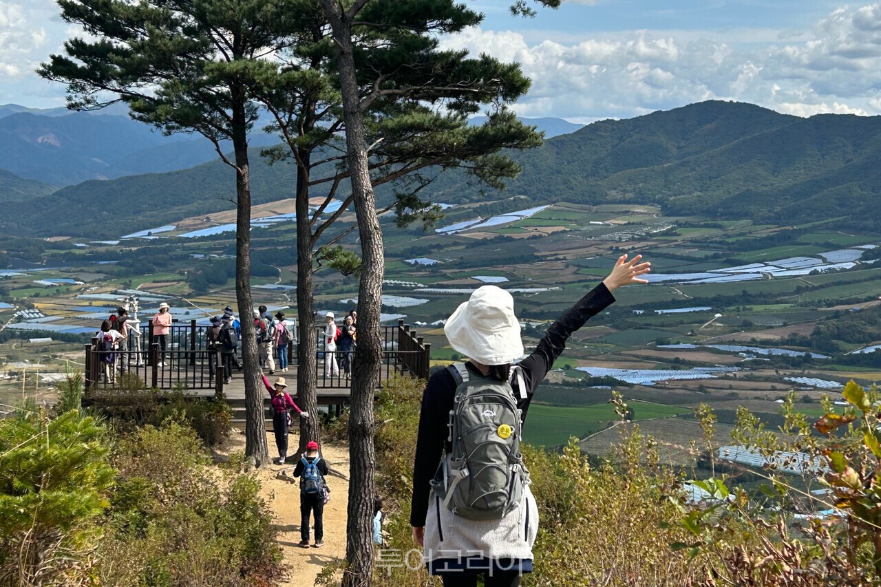 코리아둘레길 걷는사진 코리아둘레길 스탬프북 /사진- 승우여행사