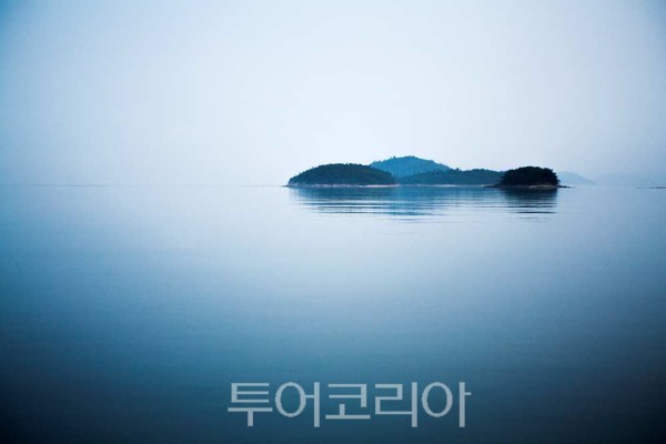 암태도. 추포 노둣길에서 본 동구섬 삽섬 새벽녘
