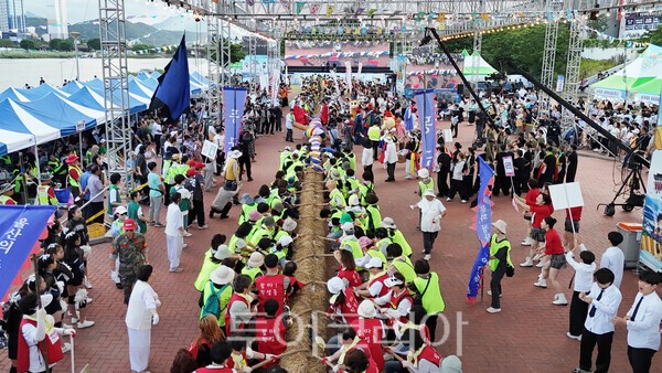 '2026 태화강마두희축제'가 지난 19일부터 21일까지 사흘간 울산 중구 성남동과 태화강변 일대에서 열렸다./사진-울산 중구