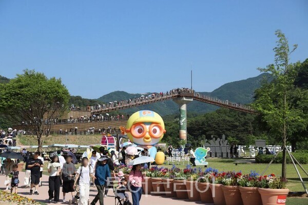 포천 한탄강 봄 가든페스타/투어코리아뉴스 정명달 기자
