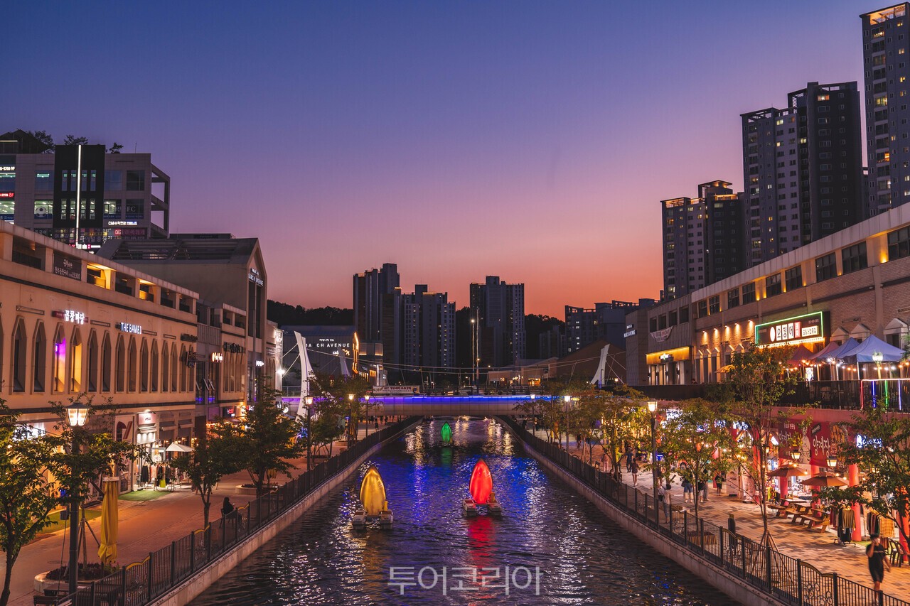  라베니체 금빛수로 야경 / 사진-김포시