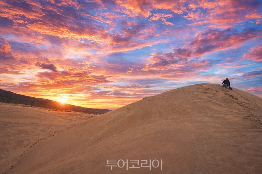몽골 칭기즈칸 마동상 몽골 테를지 국립 공원 몽골 룬숨 미니사막 / 사진-모두투어