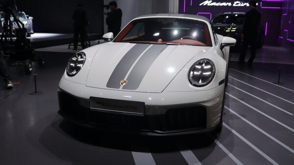 911 카레라 4 GTS