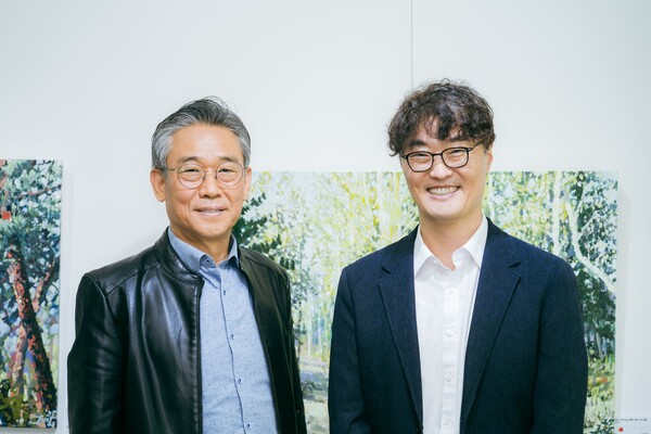 왼쪽부터 이성영 작가, 정유석 교수 [사진제공=아트앤]