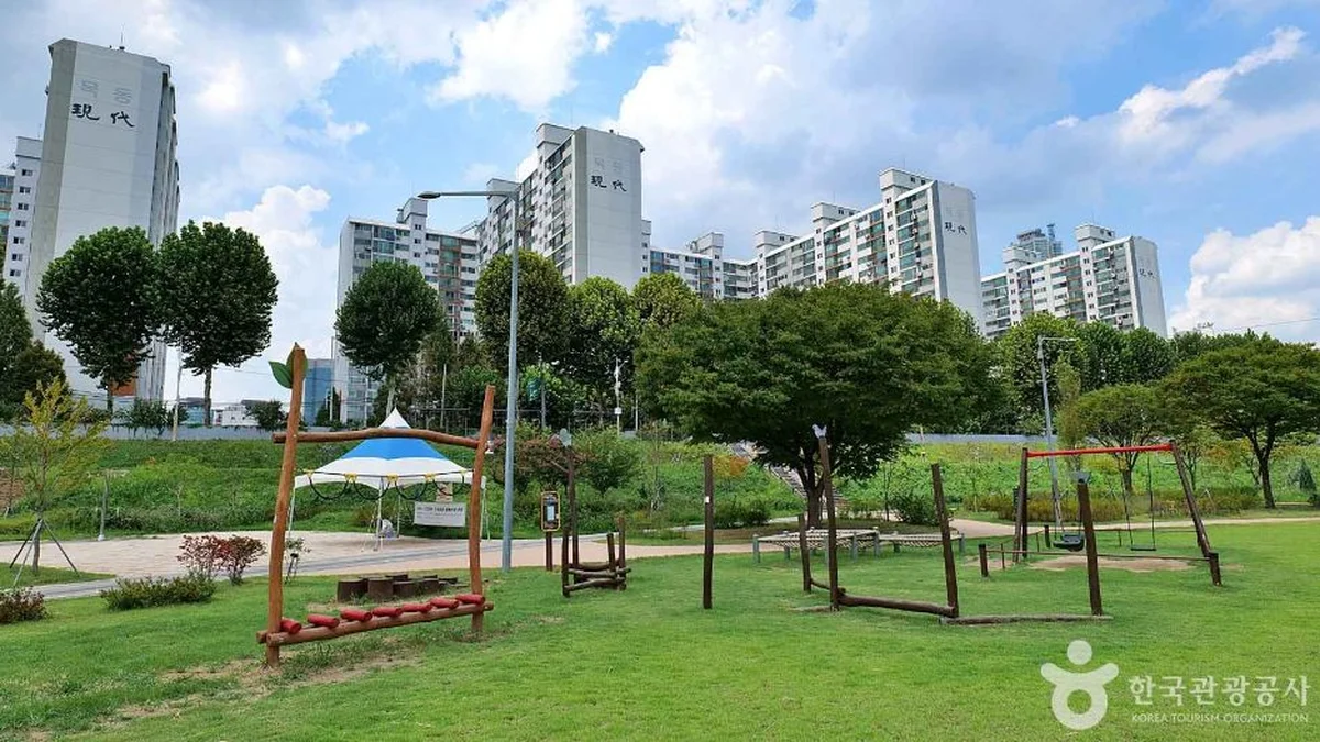 안양천 사계절 테마원