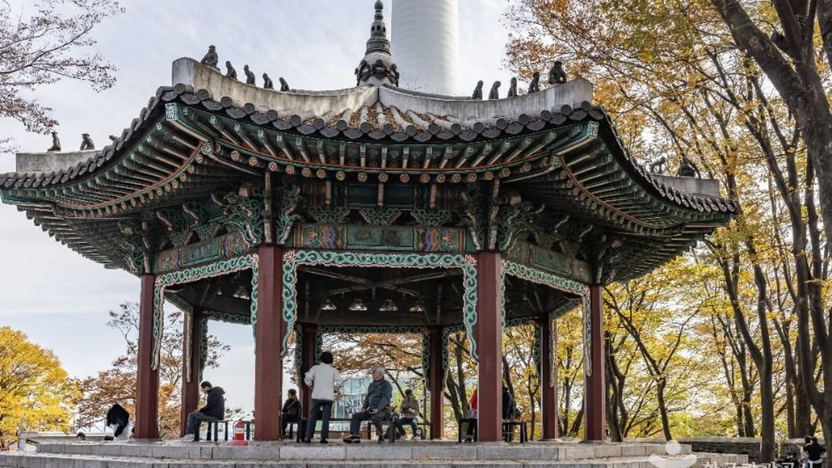 남산 팔각정