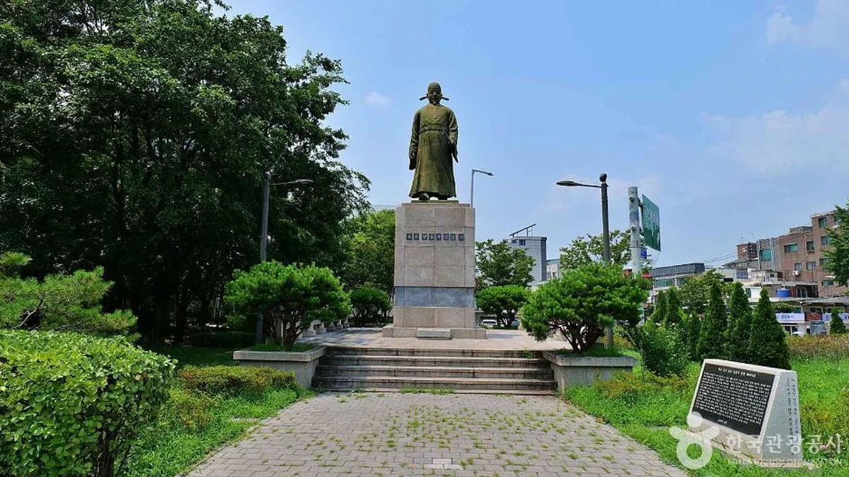 정몽주 동상