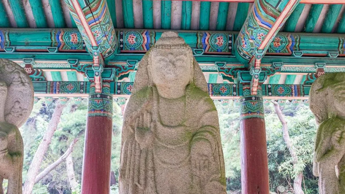경주 배동 석조여래삼존입상