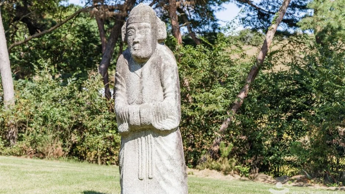 남궁찬묘석상