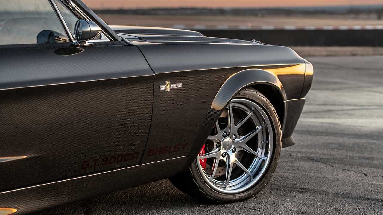 풀 카본 1967 쉘비 GT500CR 약 272kg 가벼워진 머슬카