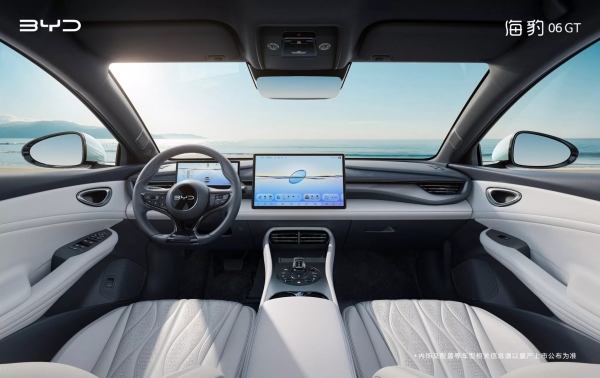 실내 화려하네! BYD, 2천만원대 씰06GT 해치백 출시 < EV 「기사본문 - 카가이
