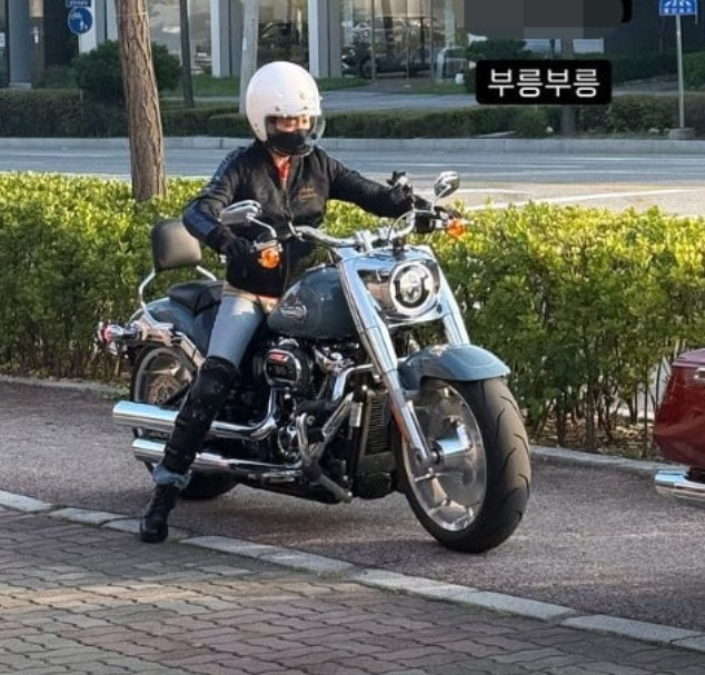 이시영, 자전거 도로 위에서 오토바이 탑승…위법 논란? - 헤럴드경제