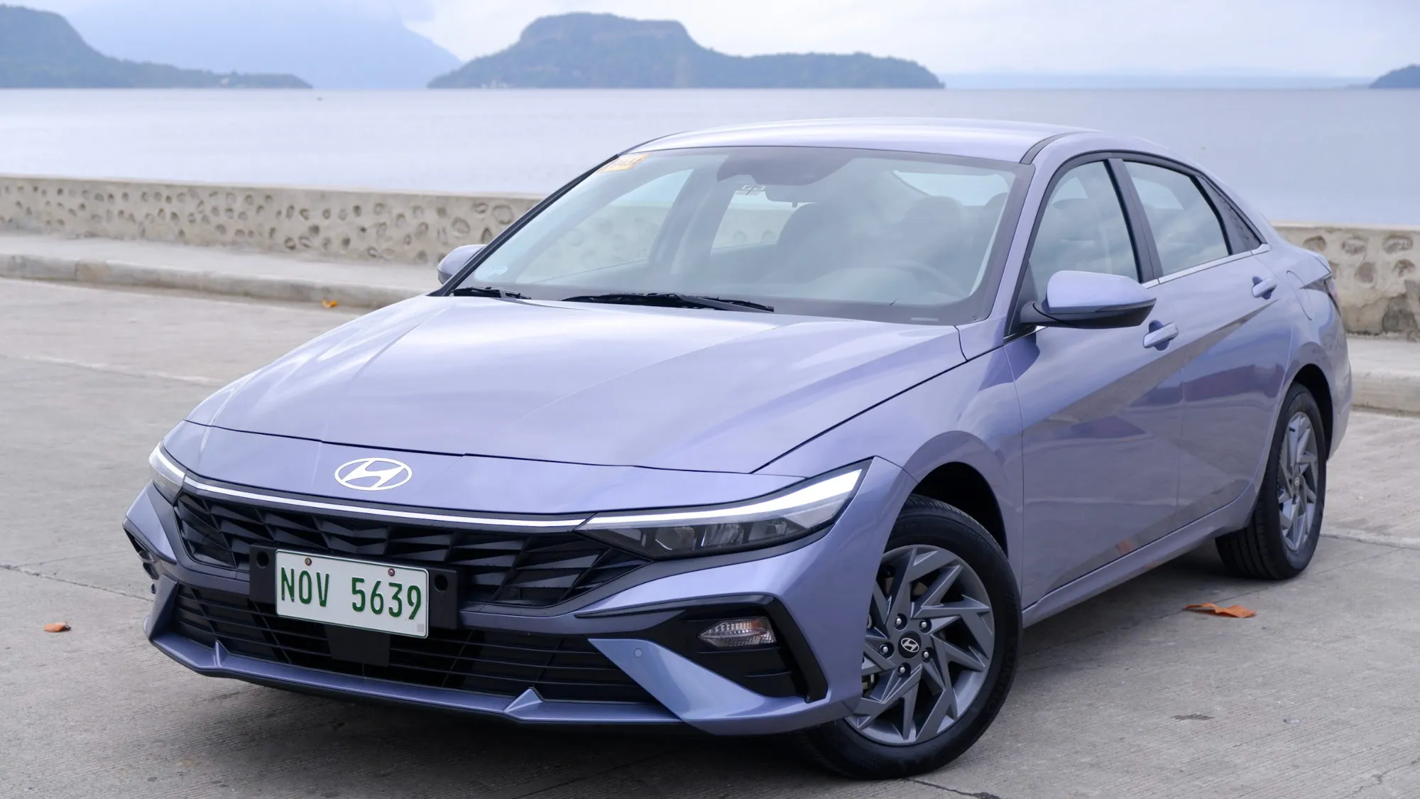 REVIEW: Hyundai Elantra 1.6 HEV Premium DCT