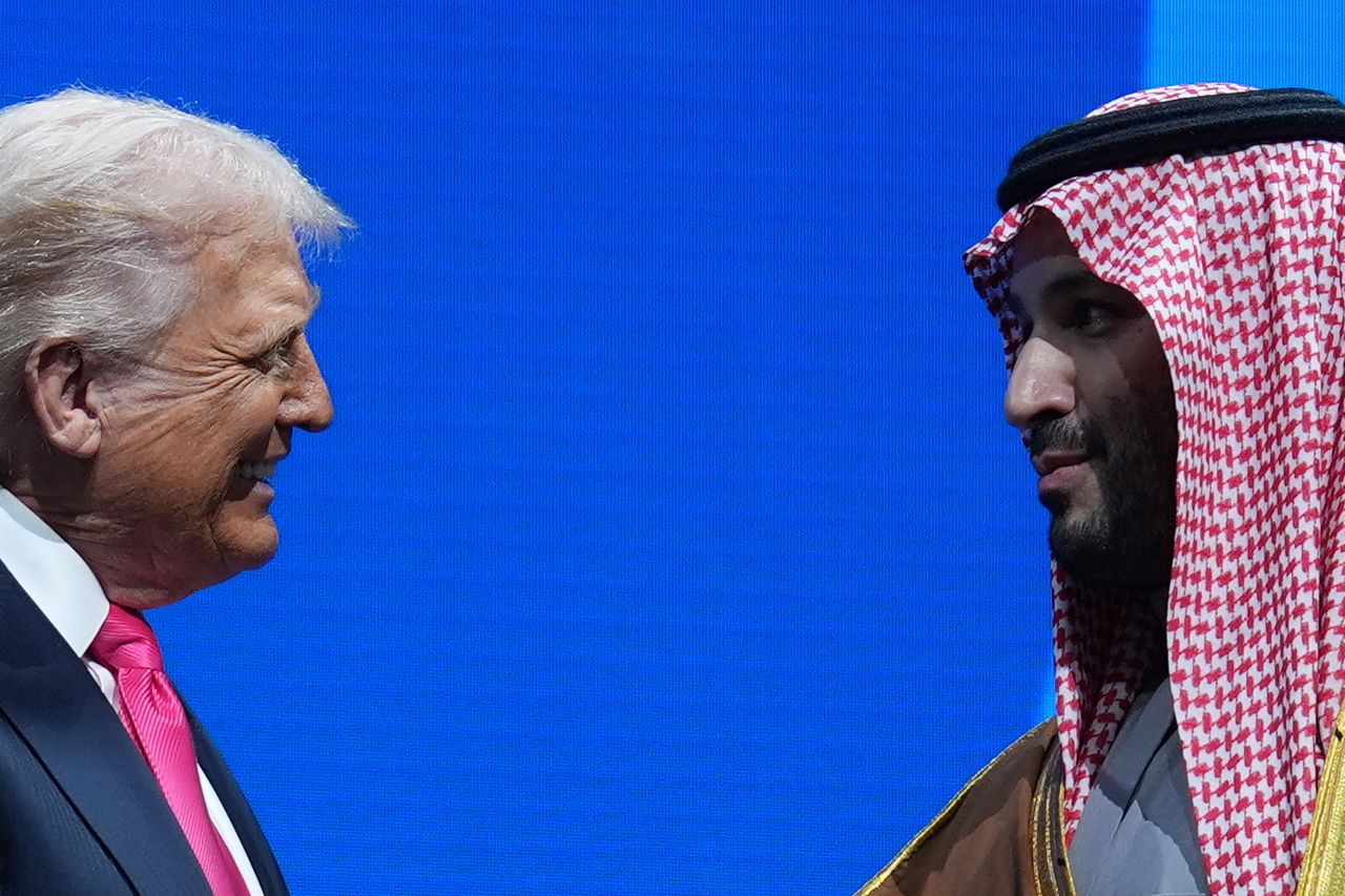 view] UAE 탈걸프…트럼프 웃고 빈 살만 운다 | 중앙일보