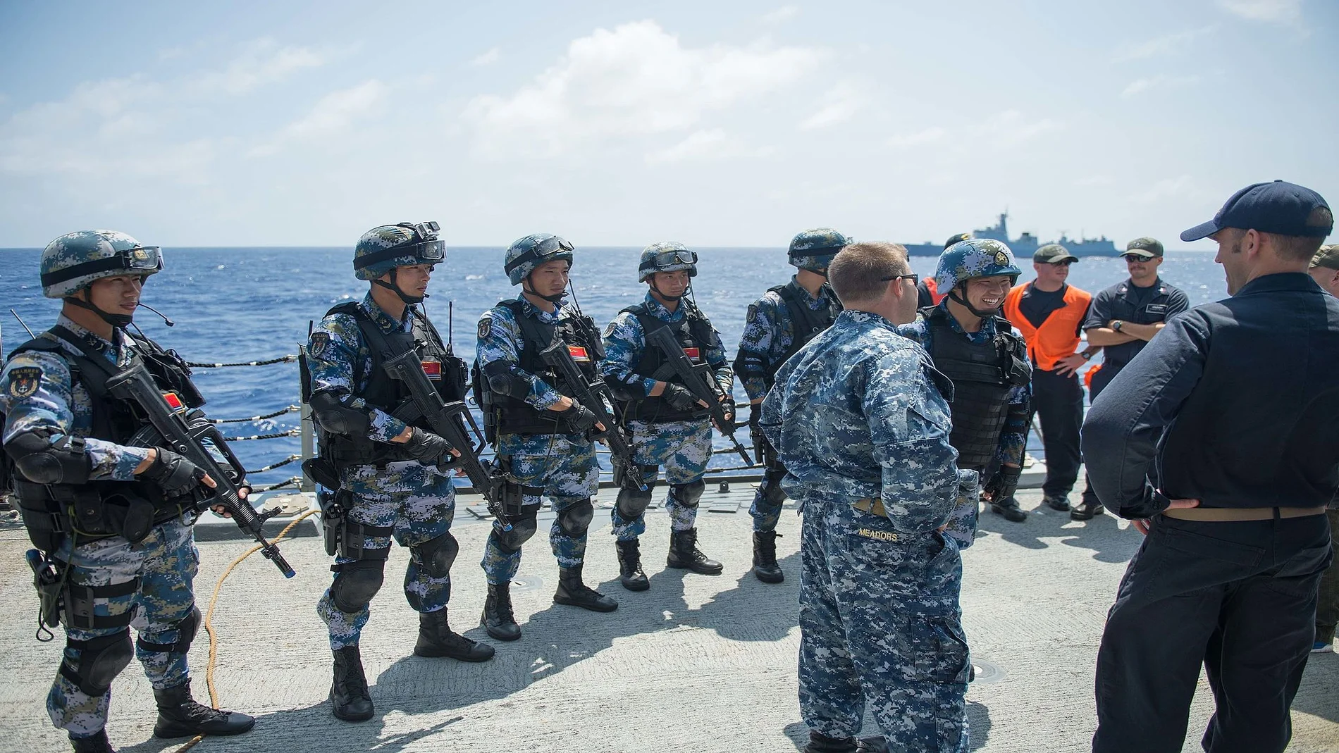 Dos destructores de 13.200 toneladas y 112 misiles: China ensaya con su  armada frente a Taiwán