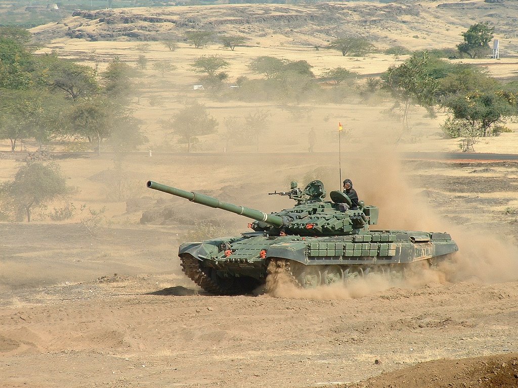 T-72 전차 - 유용원의군사세계 - 전문가광장 > 무기백과”><br />
</figure>
<h1 class=