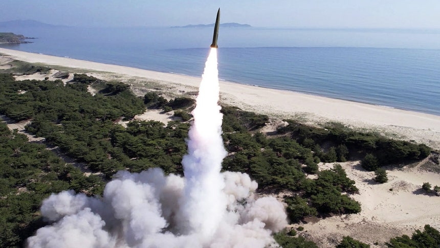 北, 11일만에 탄도미사일 도발…SLBM 무게 속 집속탄 가능성 | 서울경제