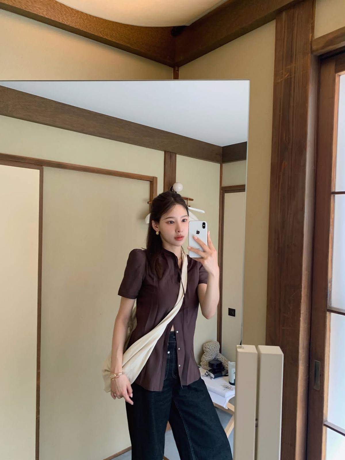 “여행 갈 때 백은 이렇게 메세요”... 이나연이 제안하는 ‘꾸안꾸’ 일본 여행룩