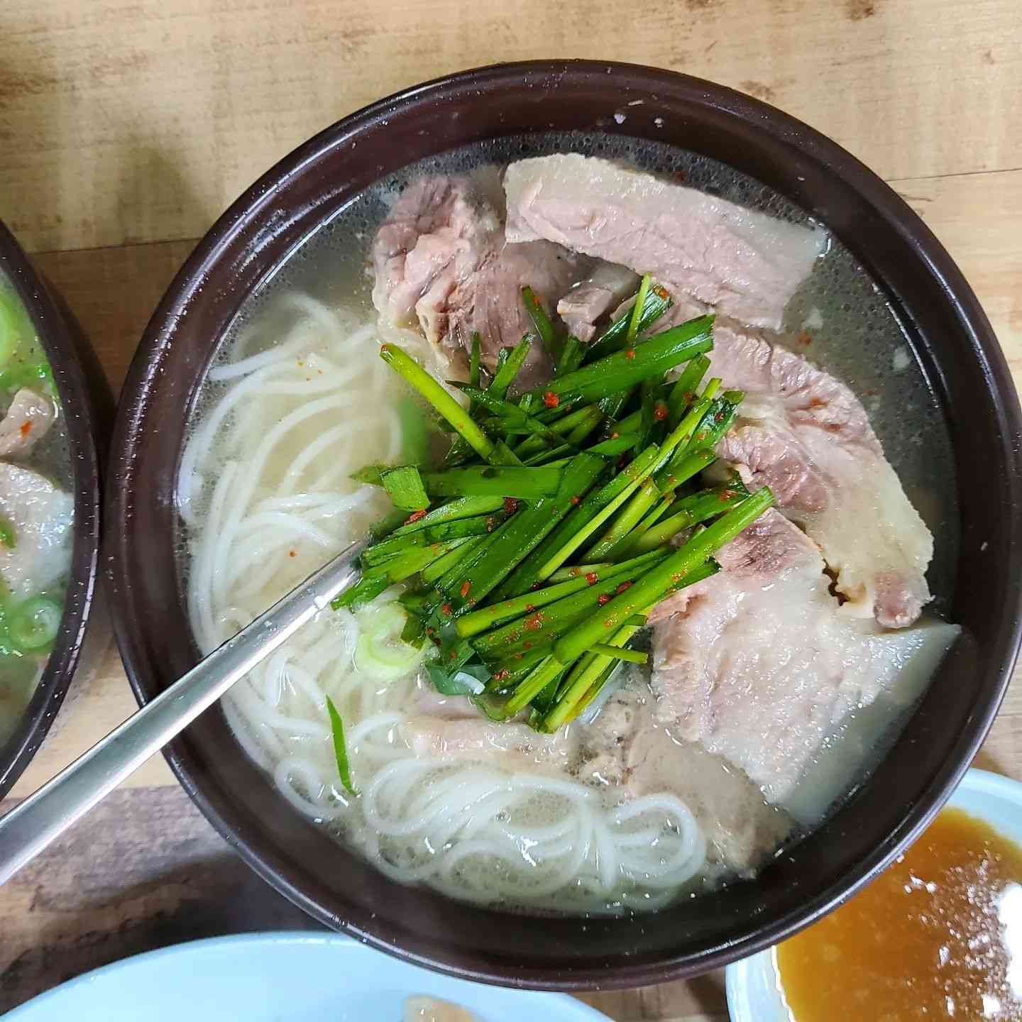 50년 넘은 국밥 맛집