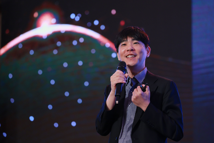 이세돌 울산과학기술원(UNIST) 특임교수가 16일 제주도 롯데호텔에서 열린 '2026 한경협 경영자 제주하계포럼'에 참석해 'AI 시대, 살아남는 기업들의 공통점은 바로 리더'를 주제로 강연하고 있다.