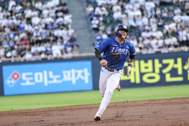 류지혁이 7월 24일 잠실 두산 베어스전에서 주루를 하고 있다./삼성 라이온즈 제공