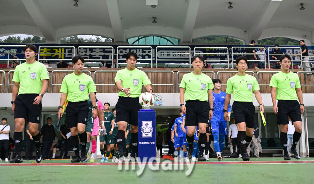 [MD포토] 추계대학축구연맹전 결승전 주부심들