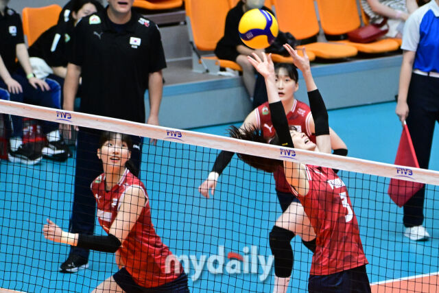 [MD포토] 눈 감고 완벽한 토스 김다인 '득점으로 연결해줘'