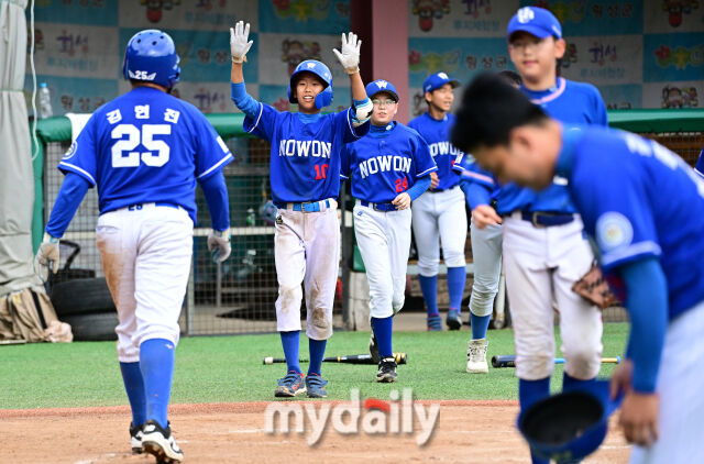 [MD포토] 노원구 유소년야구단 '우리가 이겼다'