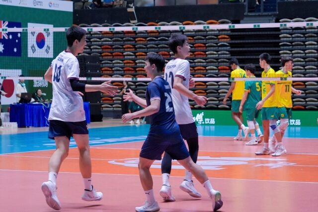 배규선 감독이 이끄는 한국 남자 U18 대표팀이 호주에 3-0 완승을 챙겼다./AVC 제공