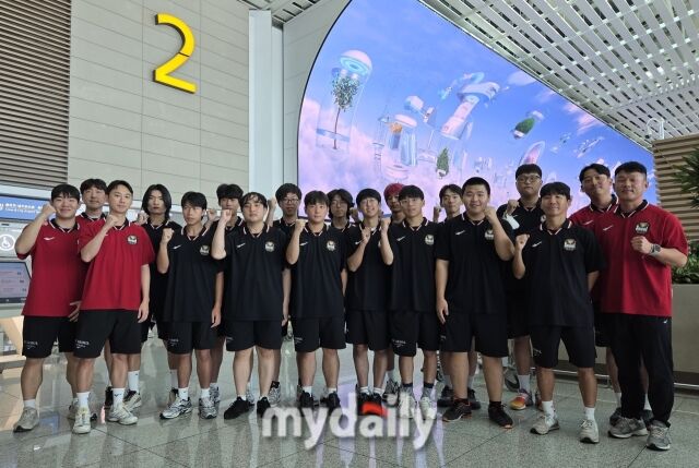 해치서울FC 선수들로 구성된 FC서울이 25일 Genuine Cup Houston 2026 출전을 위해 인천국제공항을 통해 출국했다./인천국제공항=노찬혁 기자