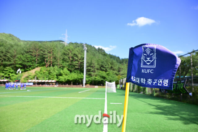 [MD포토] 추계대학축구연맹전이 진행되는 태백종합운동장 고원1구장
